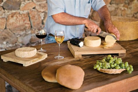 LA RUTA DE LOS VINOS ASÍ ES HABLAMOS DE LA RUTA DEL VINO Y DEL QUESO