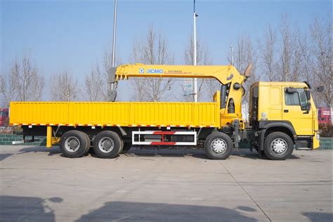 New Hydraulic Lifting Crane Model Sq12sk3q 12 Ton Truck Mounted Crane