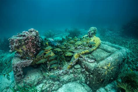 Museo Subacuático de Arte MUSA by Jason DeCaires Taylor