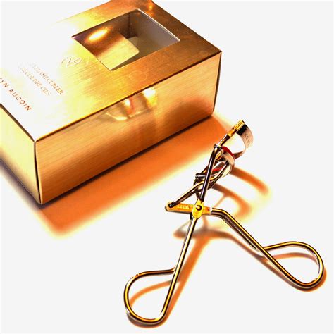 My Favorite Eyelash Curler | Tips From Town