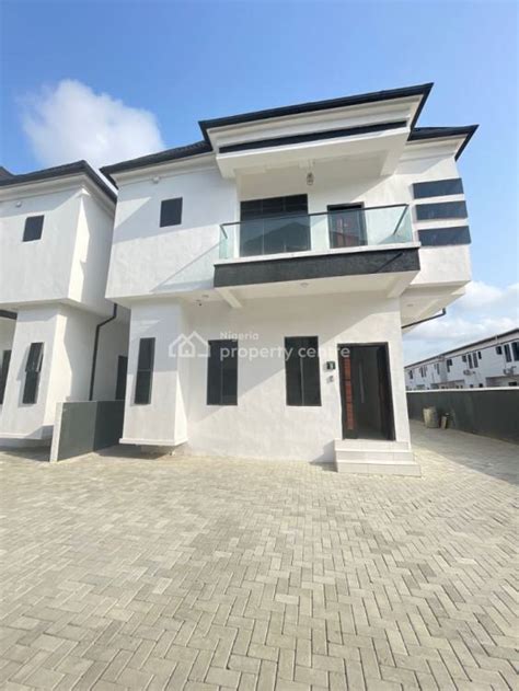 For Sale Aesthetically Pleasing Bedroom Fully Detached Duplex With