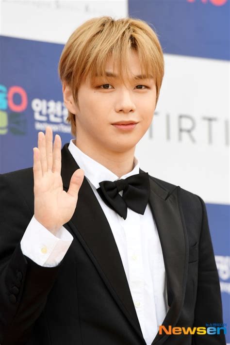 KangDaniel a été testé positif au COVID avant son départ pour le