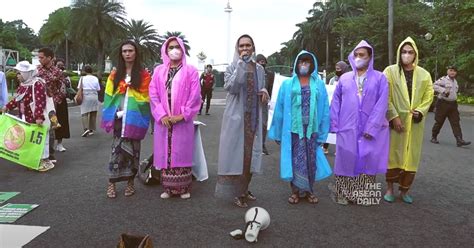 changing climate disrupts livelihoods  indonesias trans