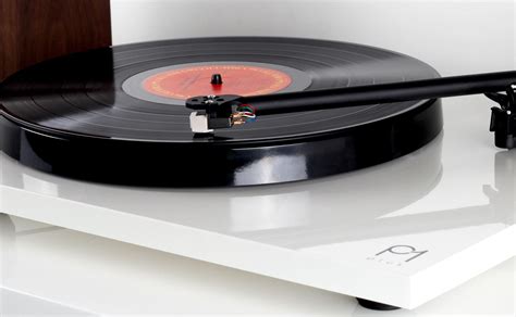 Rega Planar Plus Turntable Multi Award Winning Plug And Play