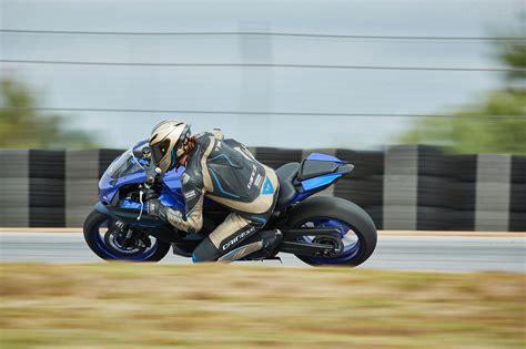 Yamaha Yzf R Review Motorcycle News