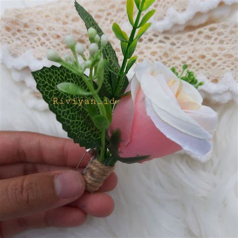 Boutonniere Rustik For Groomsman Warna Blewah Riviyan Id Bridestory