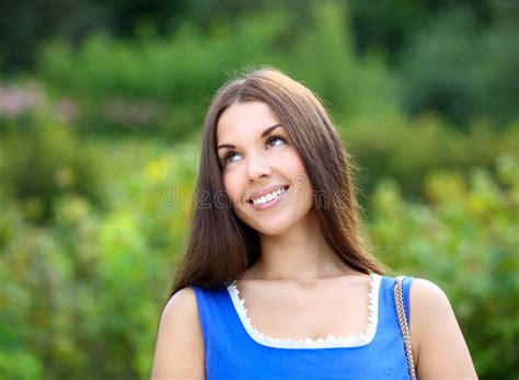 Close Up Portrait Of A Beautiful Brunette Stock Image Image Of Expressing Beautiful 33183375