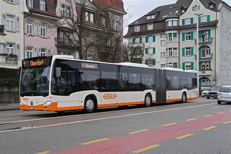 Mercedes Citaro 60 auf der Linie 1 fährt am 18 01 2023 zur