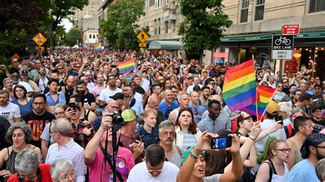 Thousands Gather At Stonewall 50 Years After Lgbtq Uprising Fox 13