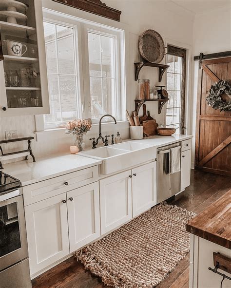 8 Stunning Farmhouse Kitchen Design Ideas