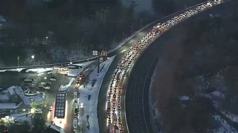 Mass Pike Crashes Snarl Traffic In Weston Ma Nbc Boston