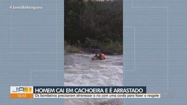 Ja Edi O Homem Resgatado Ap S Cair Em Cachoeira E Ser Arrastado