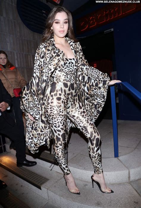Hailee Steinfeld No Source Beautiful Celebrity Babe Posing Hot Sexy