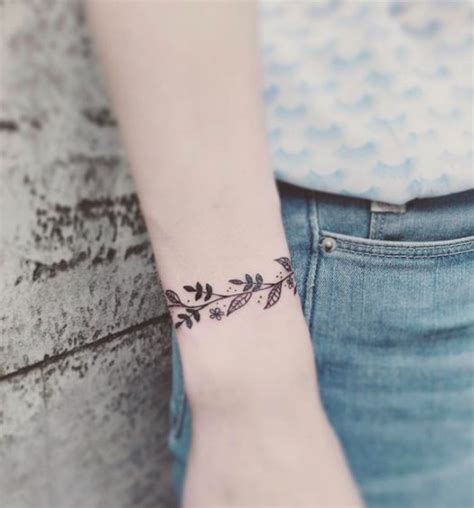 Image De Etoile Bracelet Tatouage Discret Poignet