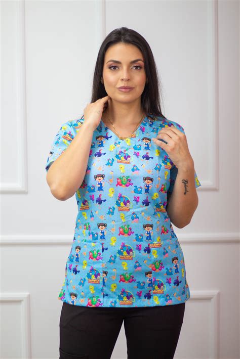 Blusa Scrub De Pijama Cir Rgico Estampado Unissex Galinha Pintadinha