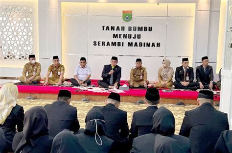 Bupati Tanah Bumbu Lantik Pejabat Struktural Dan Fungsional