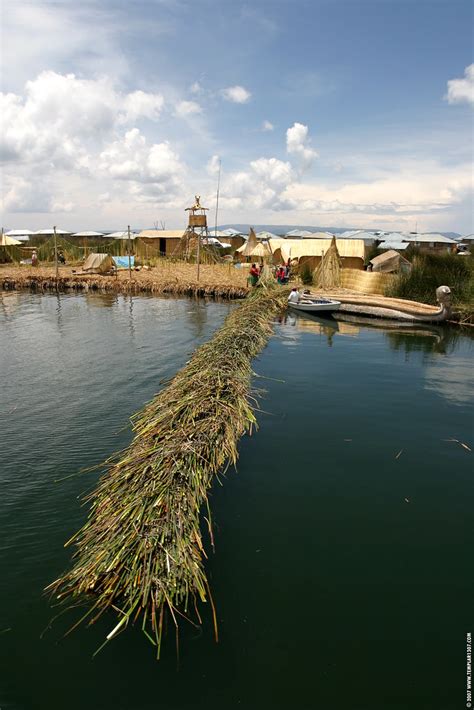 PE07 0078 Uros Islands Lake Titicaca Benjamin Flickr