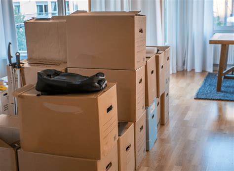 choosing   kind  storage boxes units moving  portable