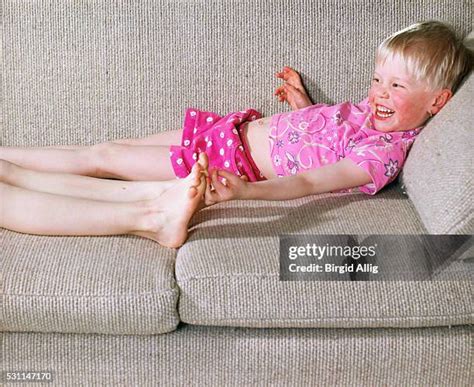 Tickling Bare Feet Imagens E Fotografias De Stock Getty Images