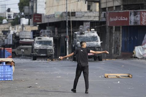 Fuerzas Israelíes Matan A 3 Palestinos En Cisjordania