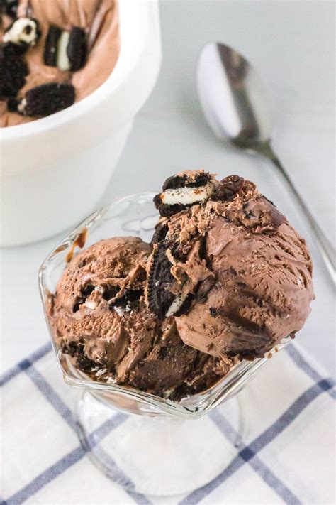 Easy Mississippi Mud Ice Cream No Churn Recipe I Dream Of Ice Cream