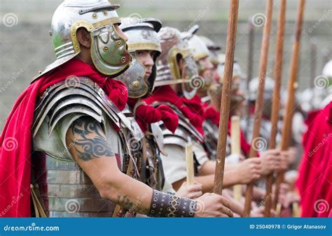 Soldados Romanos Na Armadura Foto De Stock Editorial Imagem De Romano