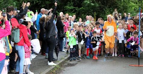 Beneflizz Sponsorenlauf des Skiclubs Remchingen Läufer geben Gas für