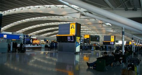 10 Most Annoying Things At Airports