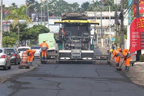 11 mil toneladas de asfalto são aplicadas na avenida Max Teixeira