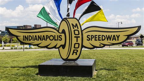 Why The Indy Is Called The Greatest Spectacle In Racing