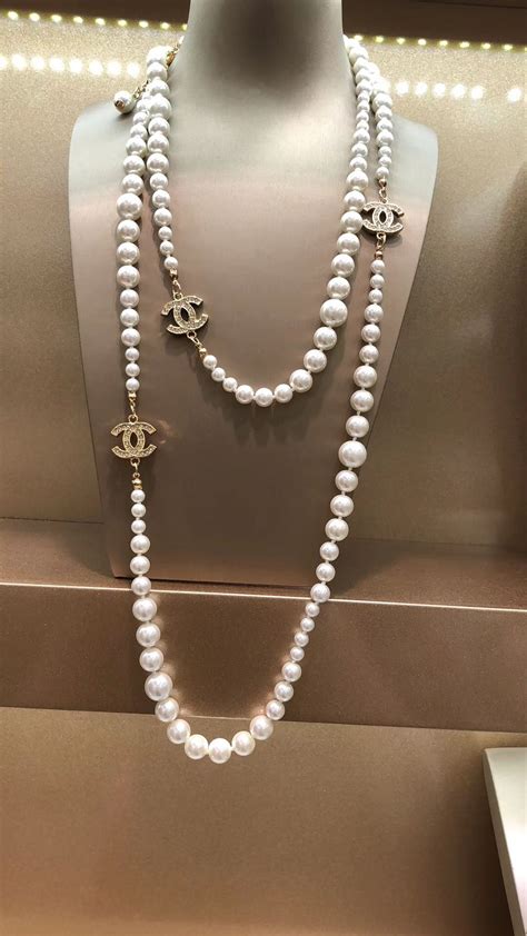 Chanel Pearl Necklace Chanel Pearls Chanel Jewelry Coco Chanel