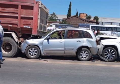 TRIPLE CHOQUE EN LA RUTA 188 DEJA TRES PERSONAS HERIDAS DE GRAVEDAD