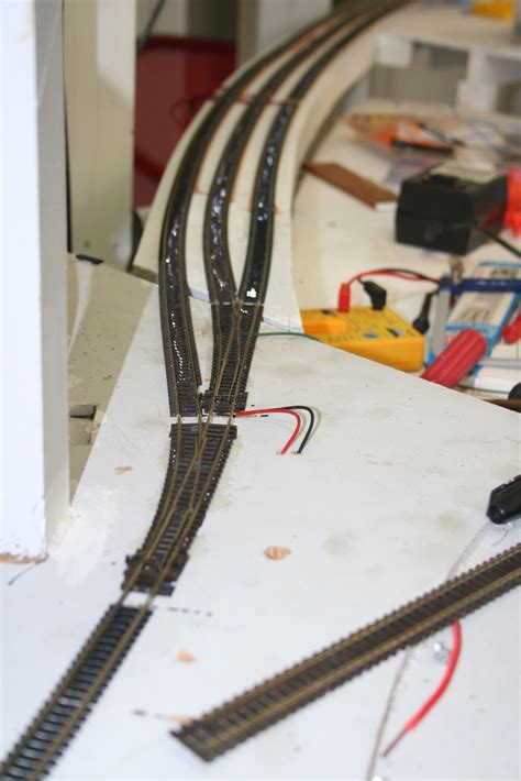 Tropical N Scale: Wiring and Track