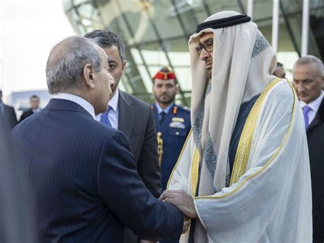 Il Presidente Degli Emirati Arabi Uniti Lascia L Azerbaigian Dopo La