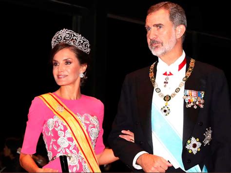 Letizia Y El Resto De Royals Desfilan Con Sus Mejores Galas