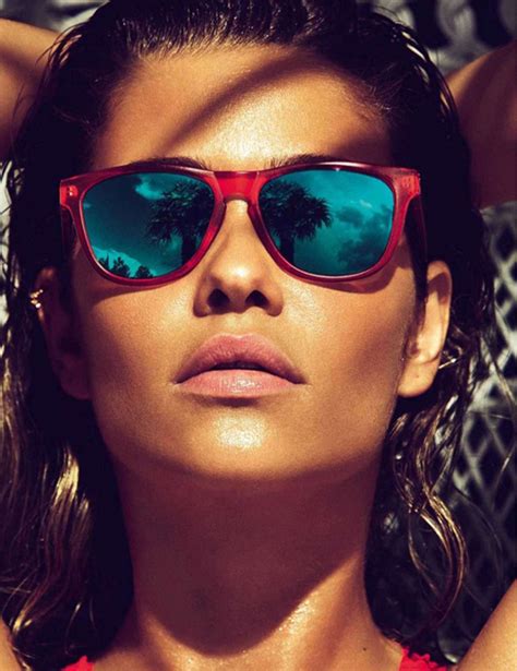 Ana Beatriz Barros Posa Para Gq España En Sexy Bikini Cn 中国最权威的西班牙语新闻网站