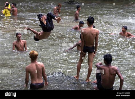 Myanmar Mandalay Division Pyin Oo Lwin A Day Out At The Be Fall Waterfalls On A Full Moon Day