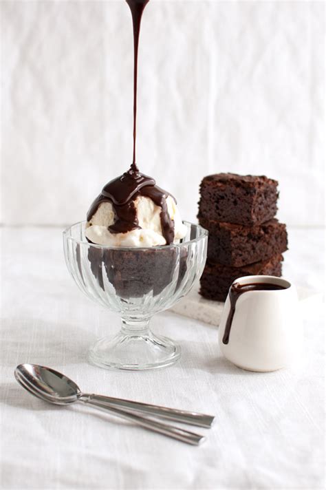 Hot Fudge Brownie Sundae