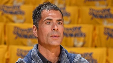 Lakers Extend Rob Pelinka S Contract Through Def Pen