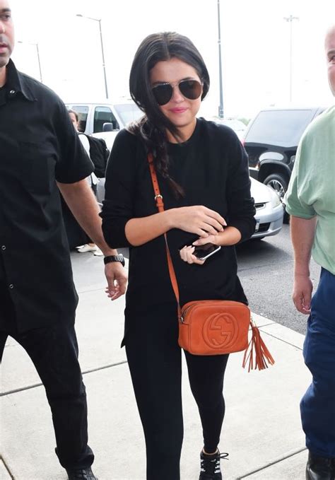 Selena Gomez Summer Airport Outfit Jfk Airport In Nyc June 2015