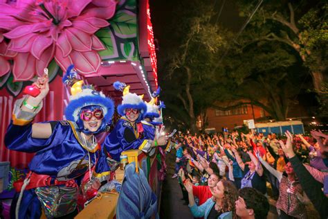 Woman Struck And Killed By Mardi Gras Float During Parade The Seattle Times