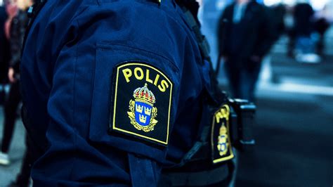 Polis B R Tyngre Vapen P Grund Av Terrorhot Kopplas Till