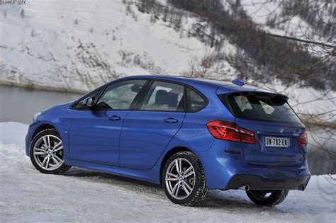 Bmw Er Active Tourer M Sport Mit Xdrive Estorilblau Im Schnee