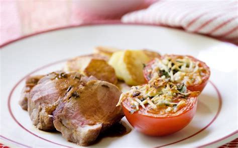 Varkenshaasje Met Oventomaat En Gebakken Aardappelen Libelle Lekker