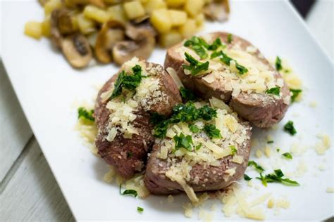 Carne A La Parmesana Con Sal Y Azucar