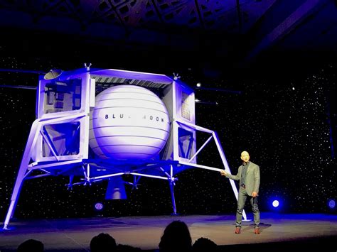 Jeff Bezos Unveils Blue Moon Lander Spaceflight Now