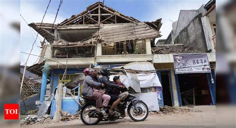 Indonesia Indonesia Quake Toll Jumps To 268 Rescuers Hunt For