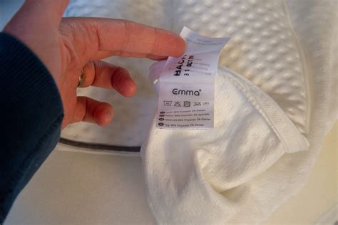 Emma Original Pillow Review: A firm adjustable pillow