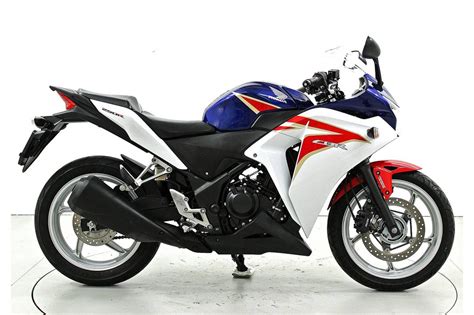 Honda CBR 250 RA ABS - Occasion-Motorräder - Moto Center Winterthur