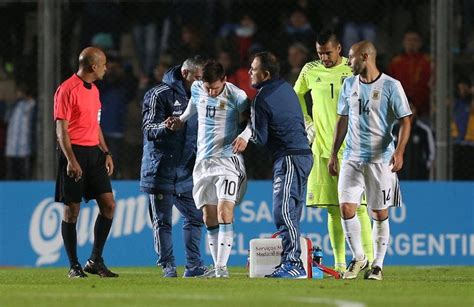 Argentine star Messi leaves Honduras match with back injury | Fox News